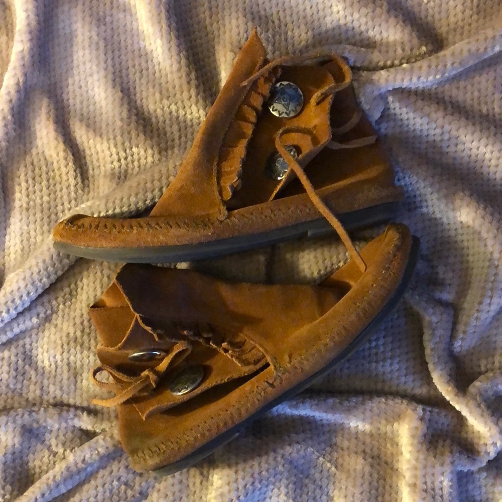 Minnetonka moccasin booties